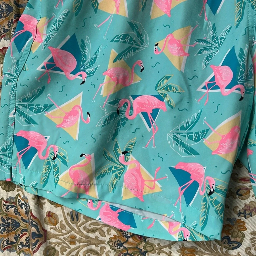 Chubbies Men’s Flamingo‎ Swim Trunks w/Elastic Band Blue/Pink Mesh Liner 2X